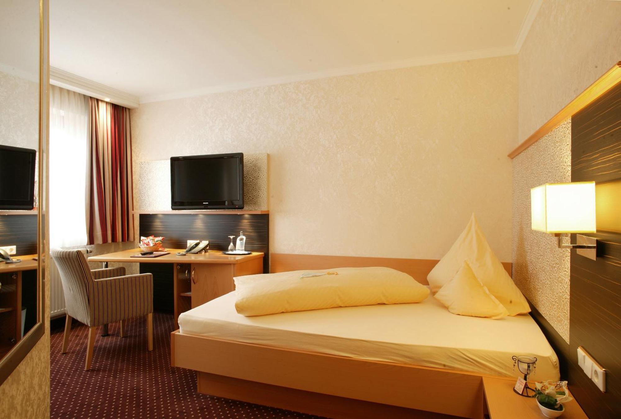 Forellenhof Roessle Hotel & Restaurant Lichtenstein  エクステリア 写真