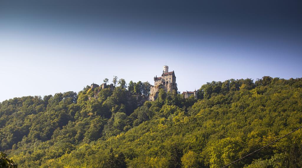 Forellenhof Roessle Hotel & Restaurant Lichtenstein  エクステリア 写真