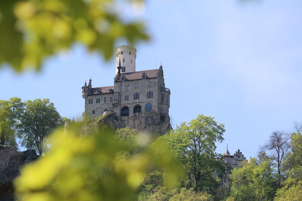 Forellenhof Roessle Hotel & Restaurant Lichtenstein  エクステリア 写真